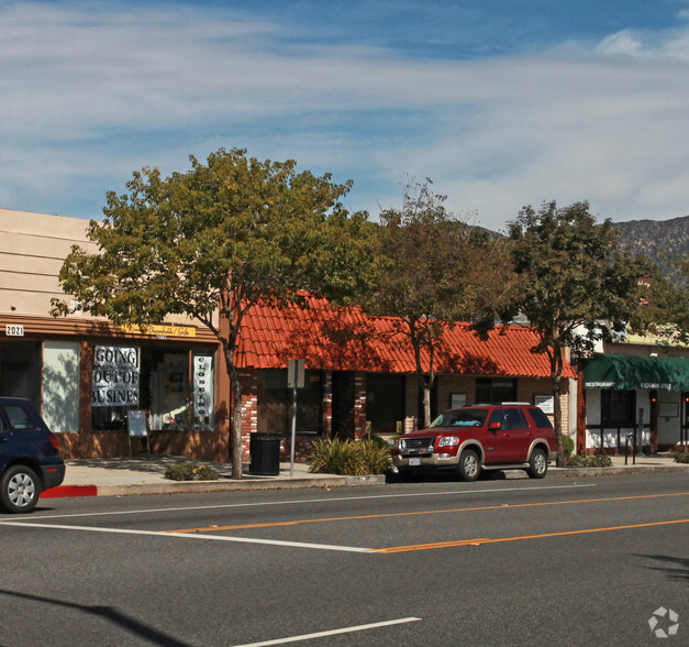 2015-2017 W Burbank Blvd, Burbank, CA à louer - Photo du b timent - Image 3 de 12