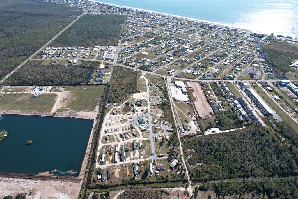 800 15th St, Mexico Beach, FL à vendre Photo du b timent- Image 1 de 48