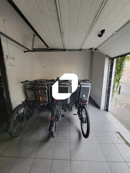 Office in Saint-Ouen-sur-Seine for lease - Building Photo - Image 3 of 10