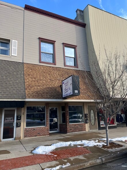 107 N Main St, Monticello, IN for lease - Building Photo - Image 1 of 5