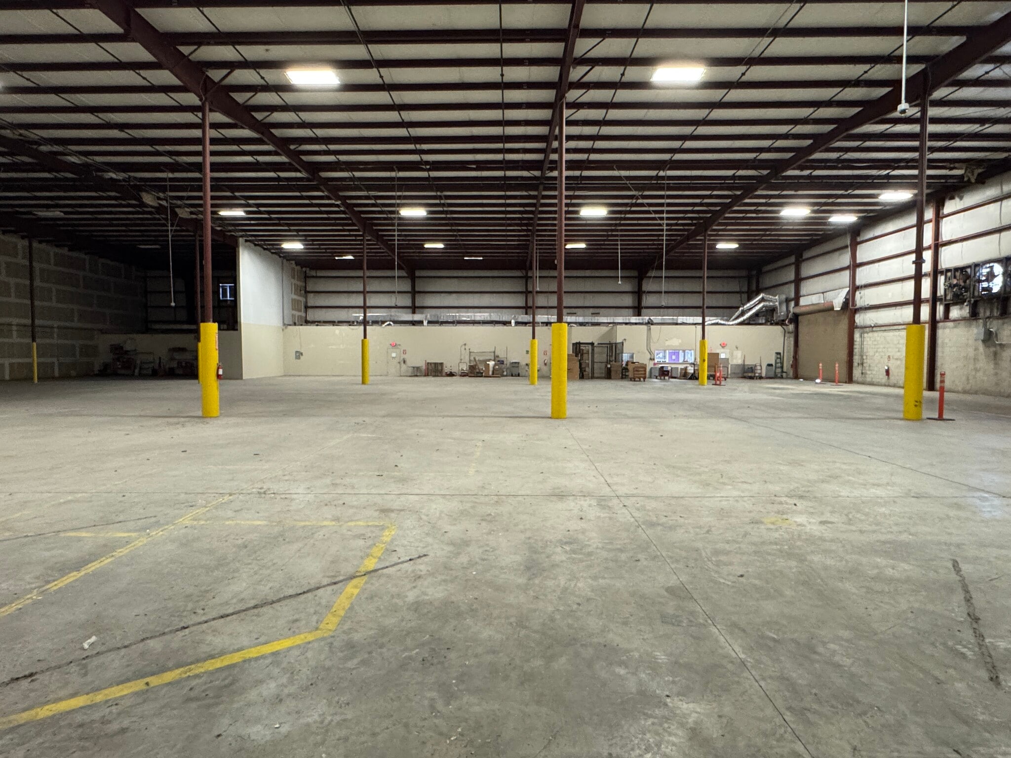1485 Rail Head Blvd, Naples, FL for lease Interior Photo- Image 1 of 6