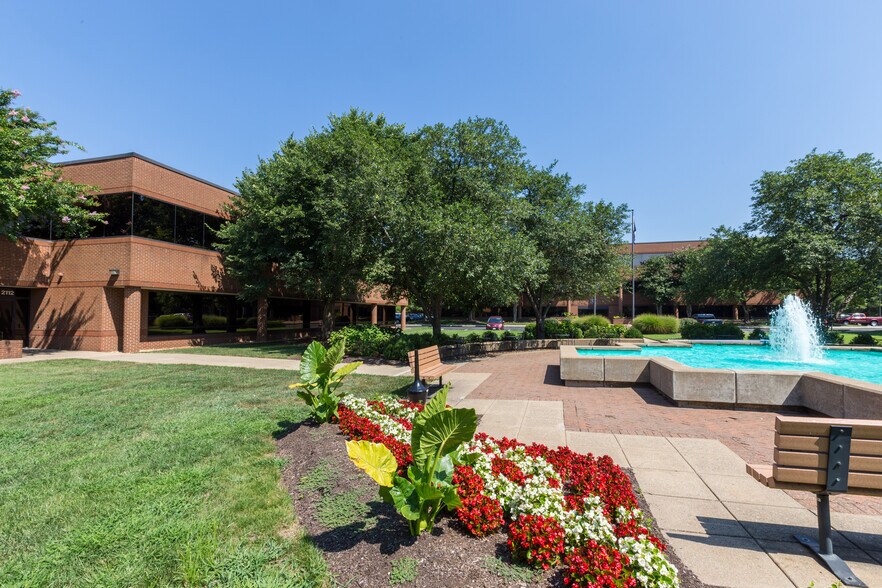 2108 W Laburnum Ave, Richmond, VA à louer - Photo du bâtiment - Image 2 de 7