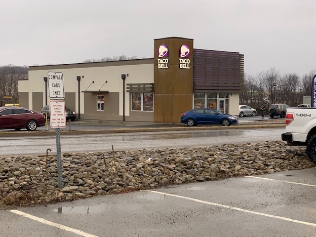 1 Franklin Village Mall, Kittanning, PA for lease - Building Photo - Image 2 of 4