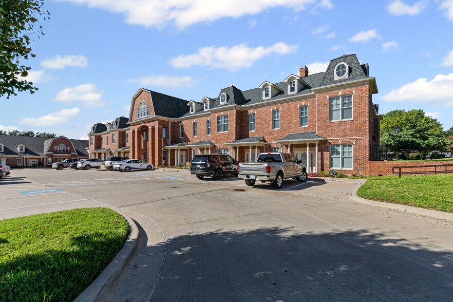 1670 Keller Pky, Keller, TX à louer - Photo du bâtiment - Image 2 de 17