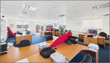 1-5 Blairtummock Pl, Glasgow for lease Interior Photo- Image 2 of 5