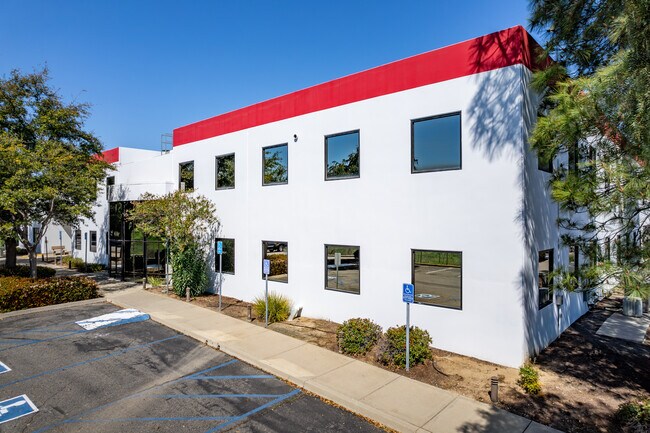 Plus de détails pour 30590 Cochise Cir, Murrieta, CA - Industriel à louer