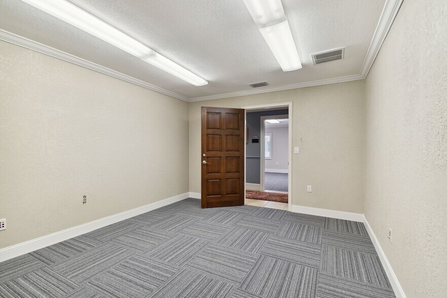 1137 Bartow Rd, Lakeland, FL à louer - Photo du bâtiment - Image 3 de 25