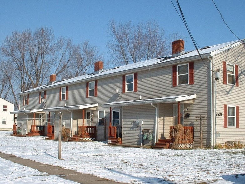 9539 Green Meadow Rd, Windham, OH à vendre - Photo du bâtiment - Image 2 de 5