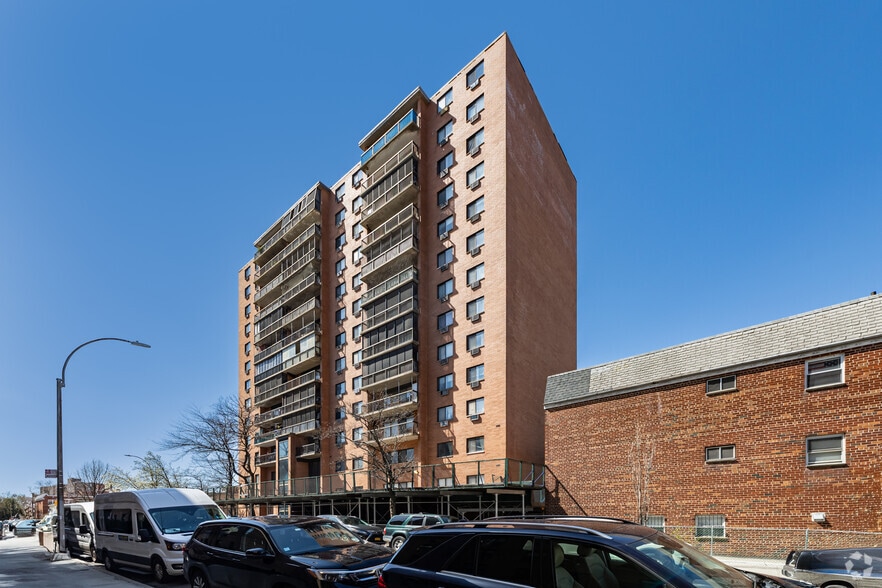 3520 147th St, Flushing, NY for lease - Building Photo - Image 3 of 4