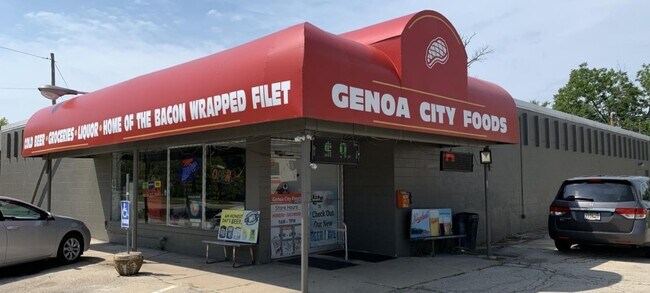 Plus de détails pour 716 Walworth St, Genoa City, WI - Commerce de détail à vendre
