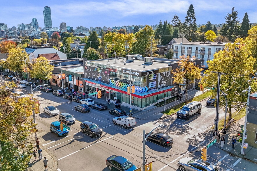 2020 Arbutus St, Vancouver, BC for sale - Building Photo - Image 1 of 6