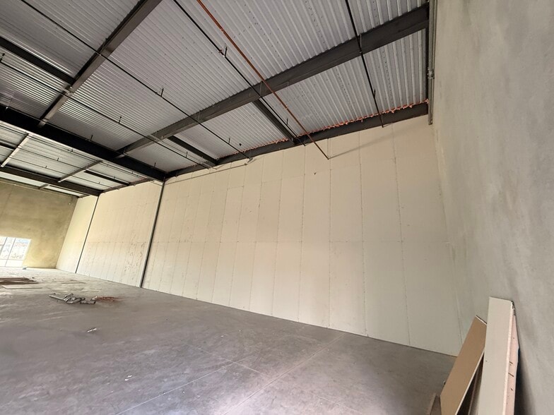 250 Gateway, Kyle, TX for lease - Building Photo - Image 2 of 5