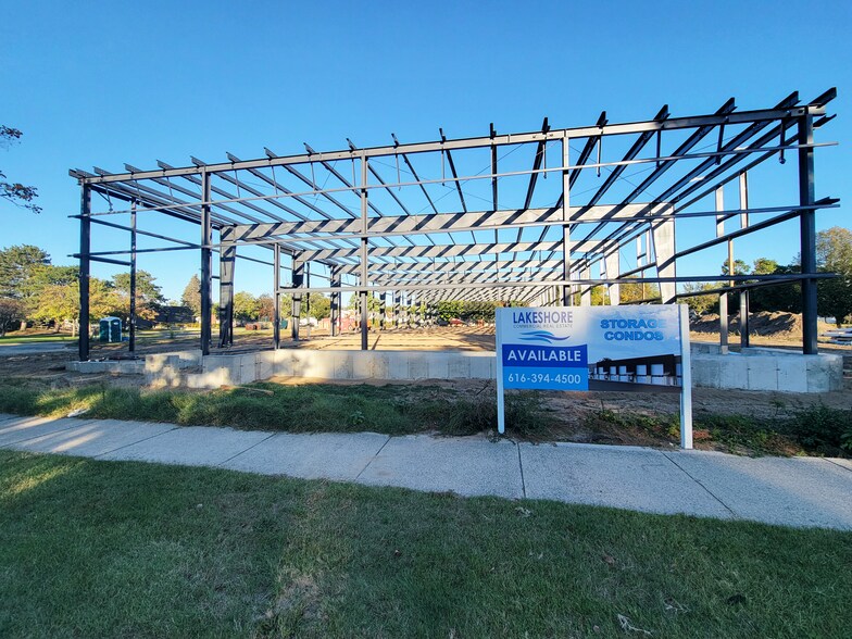 460 Cleveland Ave, Holland, MI à vendre - Photo du bâtiment - Image 3 de 13