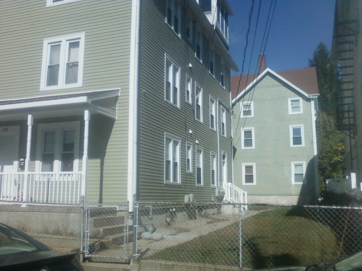 105 Foundry St, Central Falls, RI for sale Primary Photo- Image 1 of 1