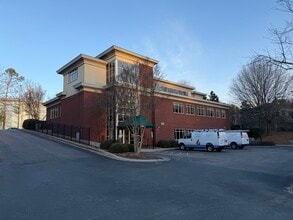 5838 Six Forks Rd, Raleigh, NC à louer Photo intérieure- Image 2 de 9