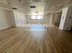 Office in Esplugues de Llobregat, Barcelona for lease Interior Photo- Image 2 of 16