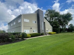 977 State Route 33, Monroe Township, NJ for lease Building Photo- Image 2 of 5