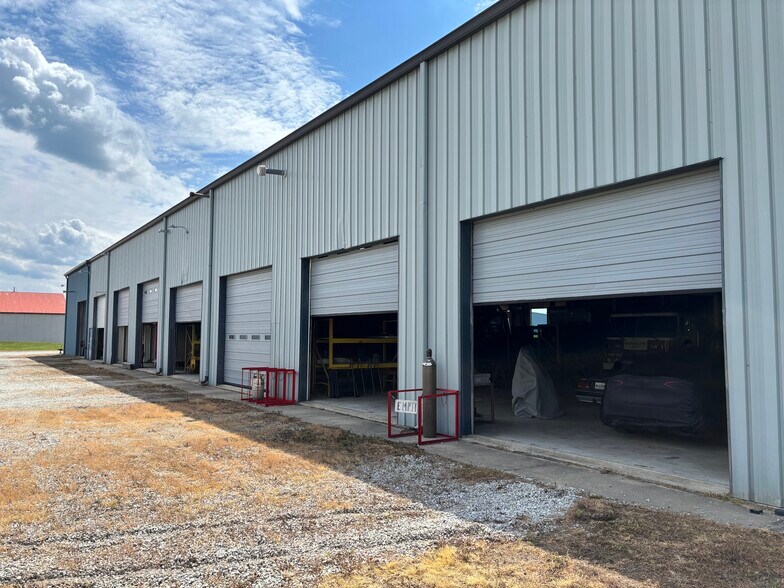 1095 Development Dr, Tipton, IN à vendre - Photo du bâtiment - Image 3 de 17