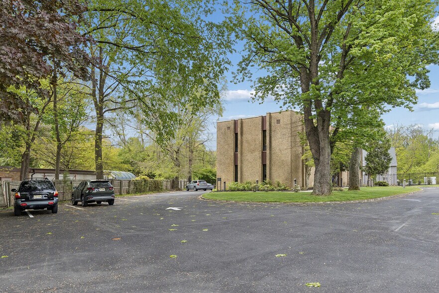 1299 Rt 22, Mountainside, NJ à vendre - Photo du bâtiment - Image 2 de 32
