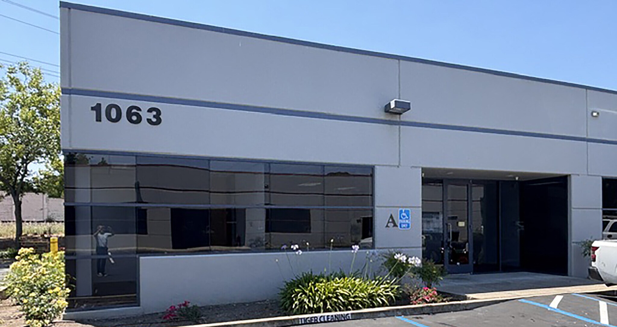 1063 Serpentine Ln, Pleasanton, CA for lease Building Photo- Image 1 of 9