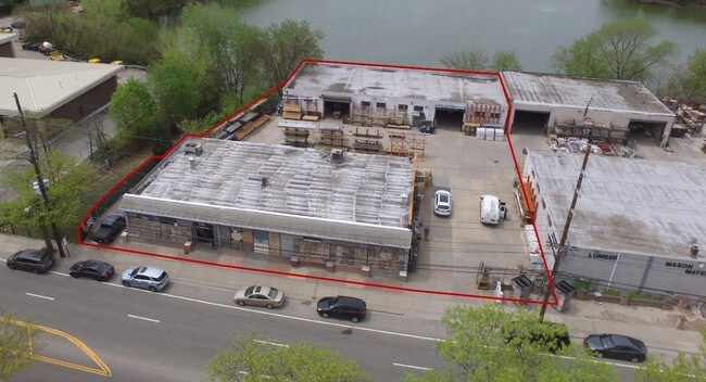 Plus de détails pour 309 Denton Ave, New Hyde Park, NY - Industriel à louer