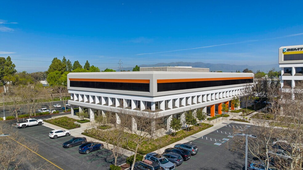 2590 N 1st St, San Jose, CA à louer - Photo du bâtiment - Image 3 de 5