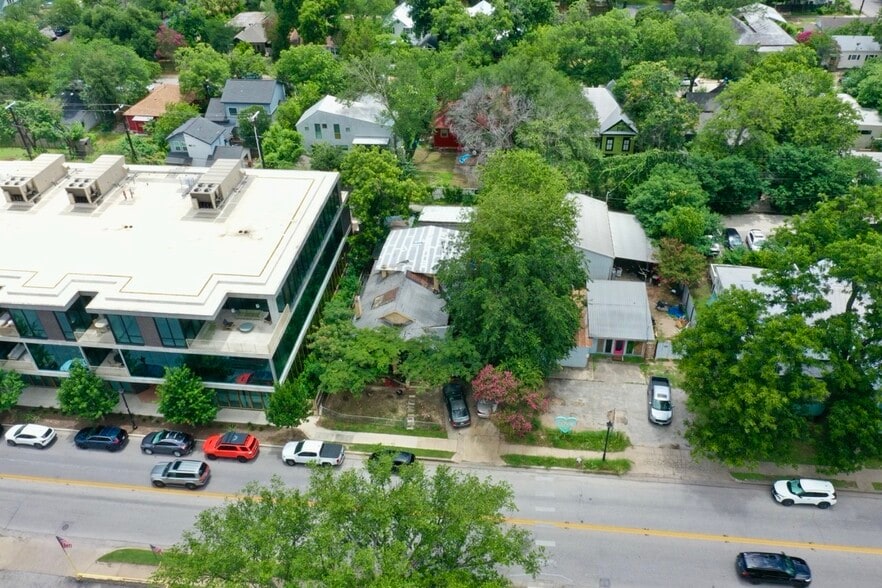 1409 E Cesar Chavez St, Austin, TX for sale - Building Photo - Image 2 of 4
