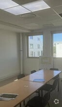 22 Rue Marius Grosso, Vaulx-en-Velin for lease Interior Photo- Image 1 of 27