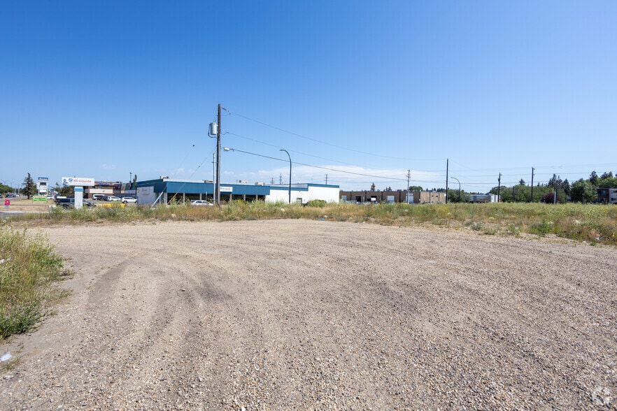 7171 50 Av, Red Deer, AB for lease - Primary Photo - Image 1 of 7