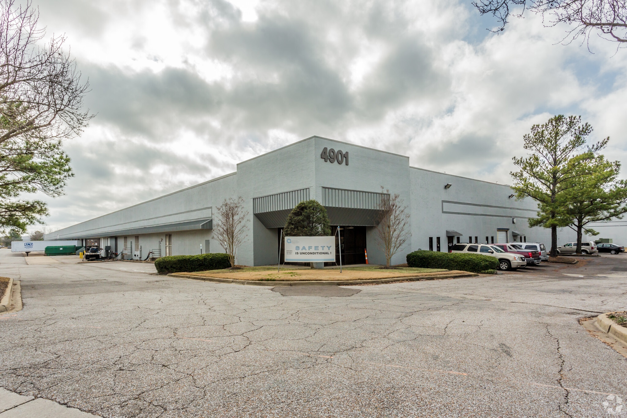 4901 Southridge Blvd, Memphis, TN for lease Primary Photo- Image 1 of 4
