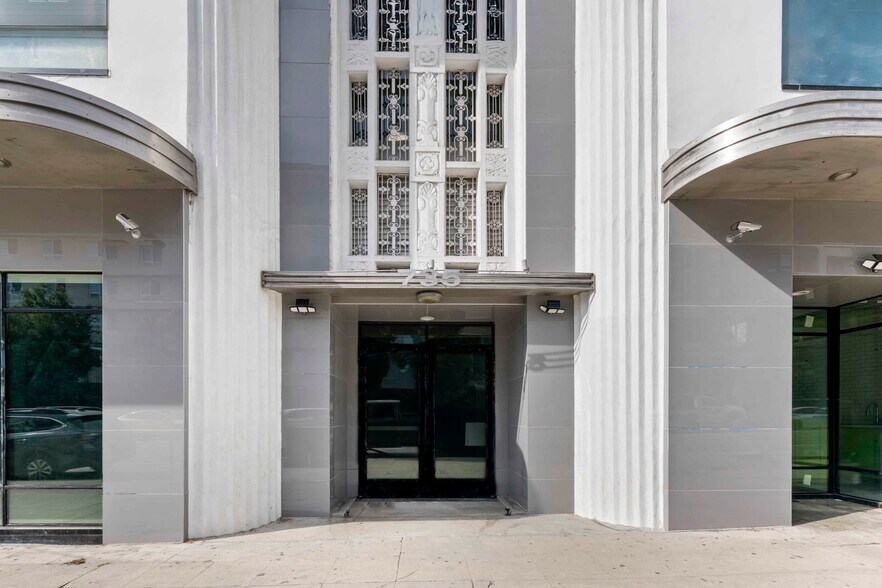 735 S La Brea Ave, Los Angeles, CA à louer - Photo du bâtiment - Image 2 de 11