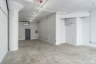 37-18 Northern Blvd, Long Island City, NY for lease Interior Photo- Image 1 of 4