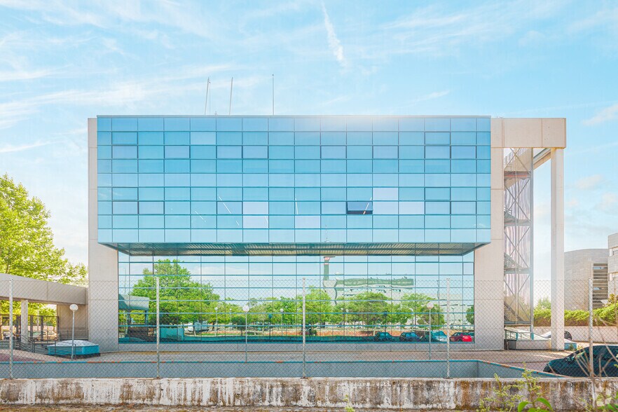 Calle Luis Buñuel, 2, Pozuelo de Alarcón, Madrid for lease - Building Photo - Image 3 of 3