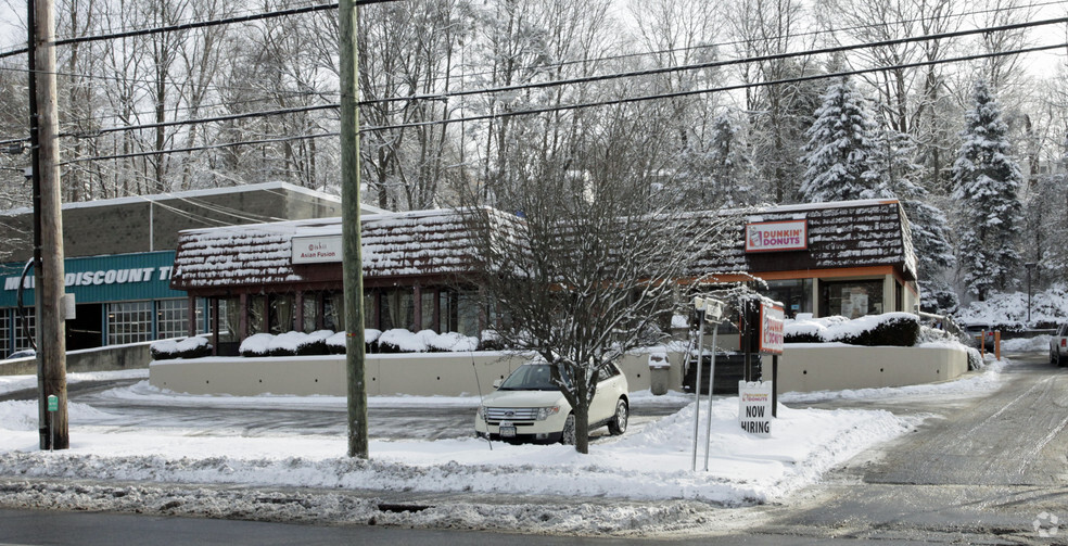 176 N Bedford Rd, Mount Kisco, NY à louer - Photo du bâtiment - Image 2 de 3