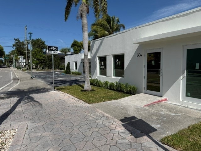 302-308 Lucerne Ave, Lake Worth, FL for lease - Building Photo - Image 2 of 10