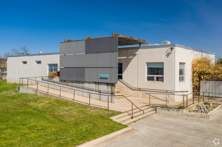 3000 E Cesar Chavez St, Austin, TX for lease - Building Photo - Image 2 of 28