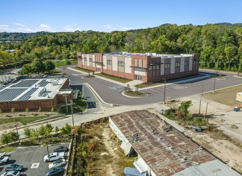 26 Truckers pl, Asheville, NC for sale - Primary Photo - Image 1 of 7