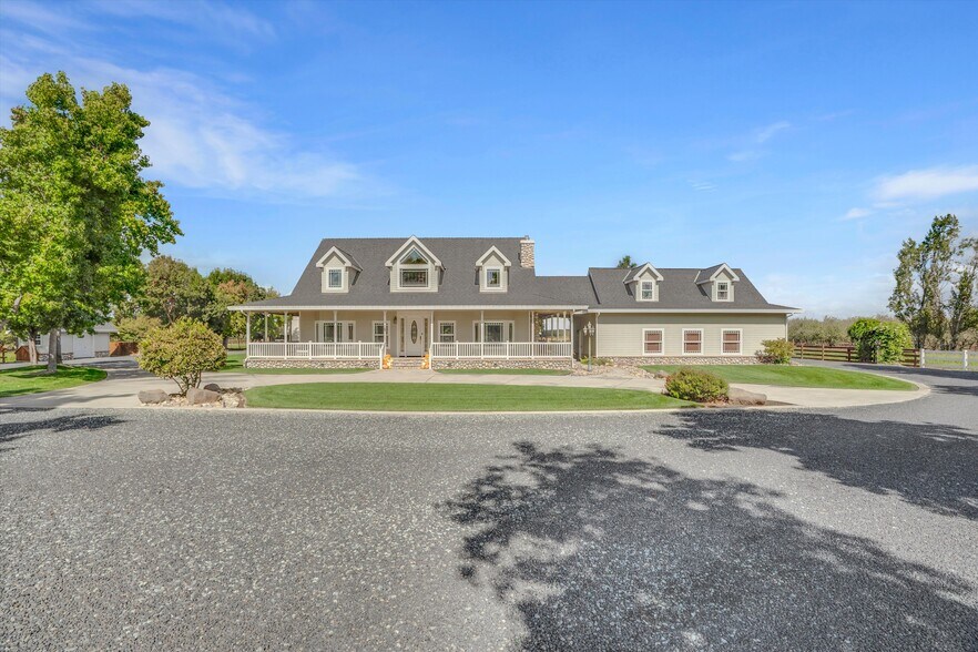 30999 Grooms Rd, Oakdale, CA à vendre - Photo du bâtiment - Image 3 de 89