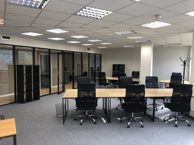 Bureau dans Saint-Cloud à louer - Photo intérieure - Image 2 de 4