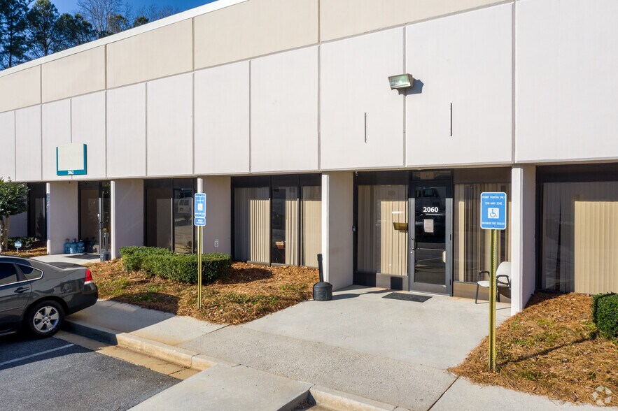 2020-2026 Weems Rd, Tucker, GA à louer - Photo du bâtiment - Image 3 de 18