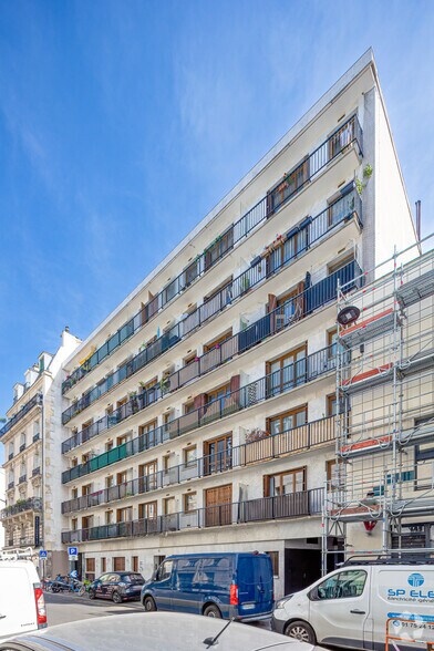 Immeuble residentiel dans Paris à vendre - Photo principale - Image 1 de 1