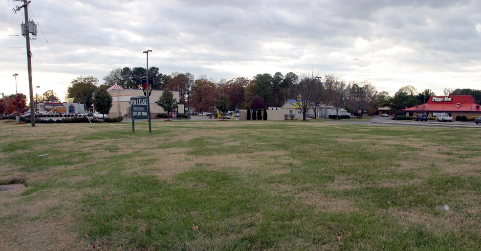 3802 Mechanicsville Tpke, Richmond, VA à louer - Photo du bâtiment - Image 2 de 4