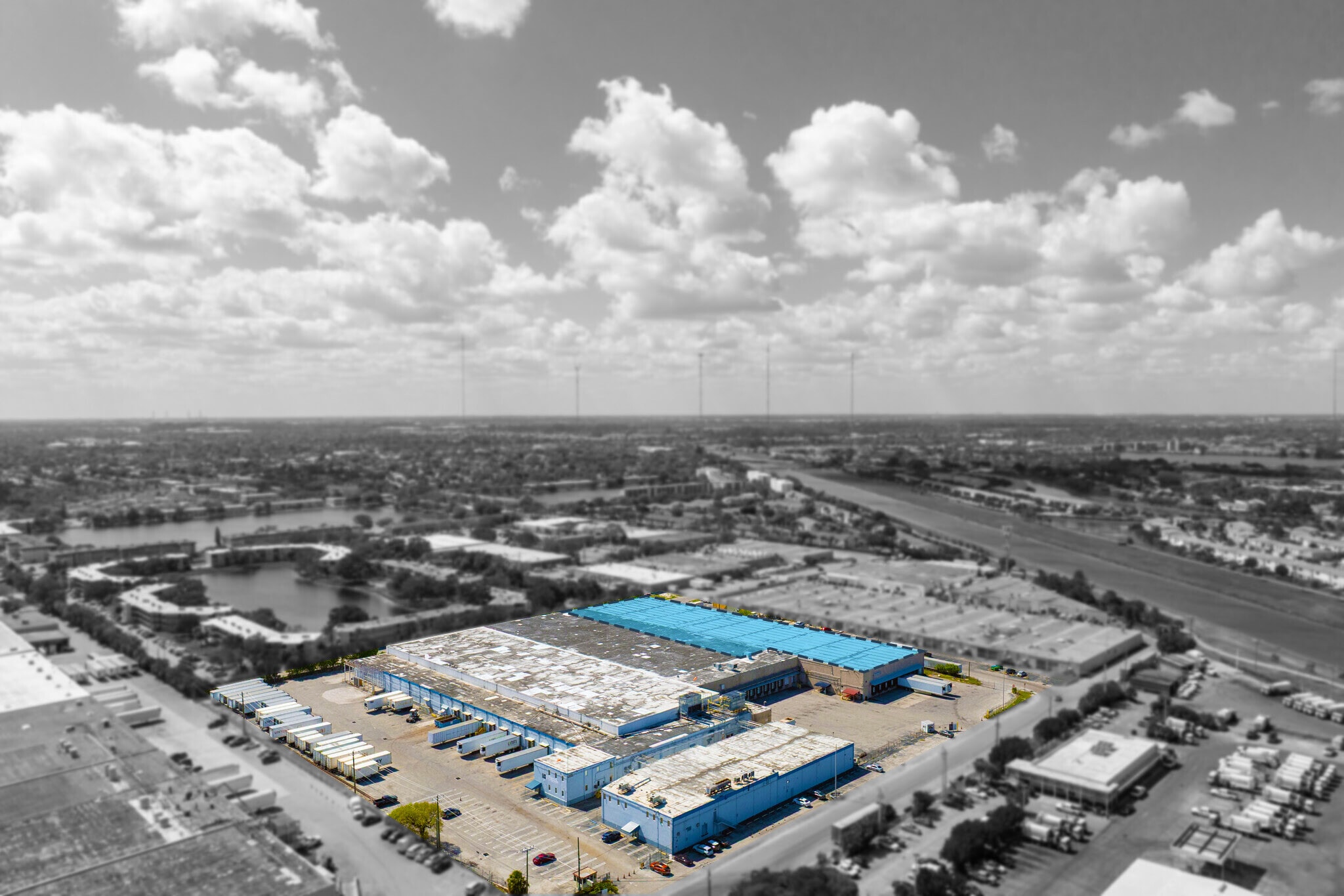 18770 NE 6th Ave, Miami, FL à louer Aérien- Image 1 de 3