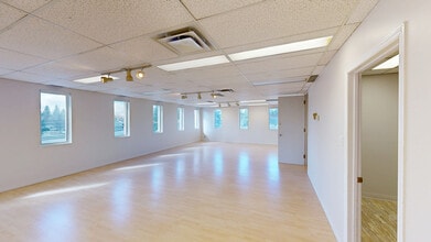 9919 Fairmount Dr SE, Calgary, AB à louer Photo intérieure- Image 2 de 9