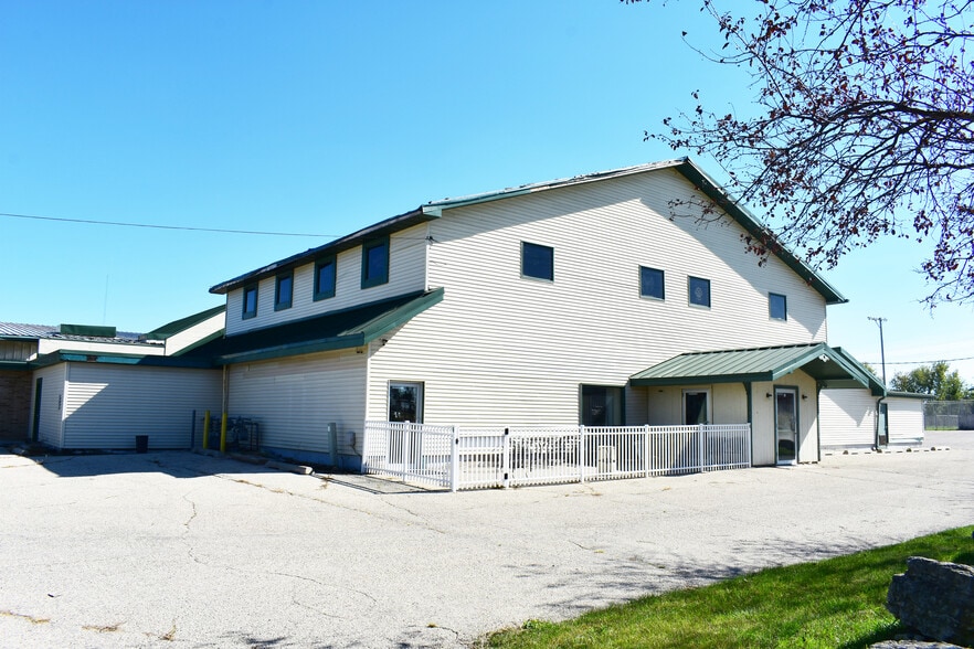1901 Beloit Ave, Janesville, WI for lease - Building Photo - Image 1 of 4