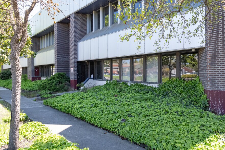 1234 Empire St, Fairfield, CA à louer - Photo du bâtiment - Image 3 de 7