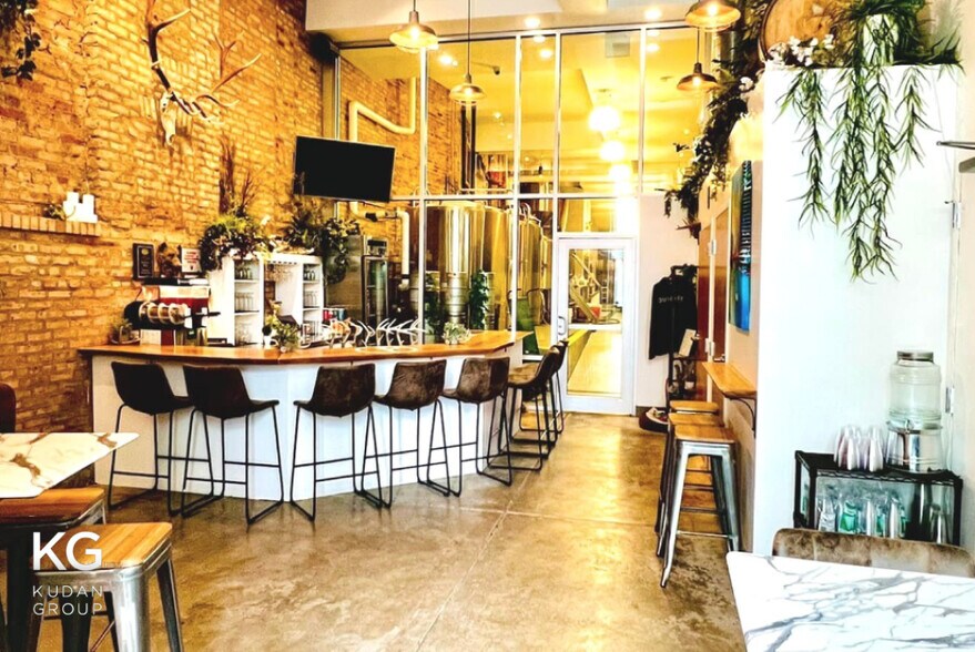 2337 S Michigan Ave, Chicago, IL à vendre - Photo intérieure - Image 2 de 9