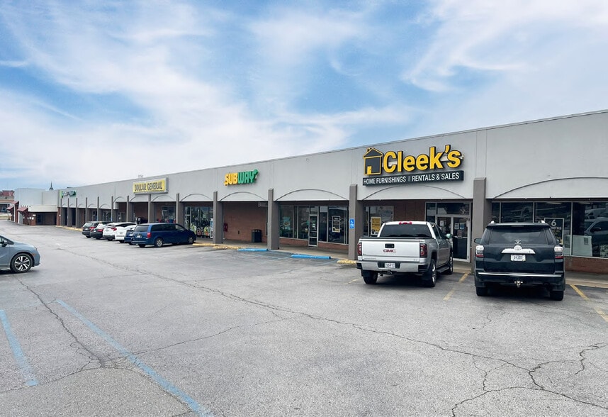 500-700 W Jackson St, Mexico, MO for lease - Building Photo - Image 3 of 10