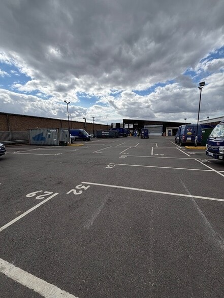 91 Commercial Sq, Leicester for lease - Building Photo - Image 3 of 4