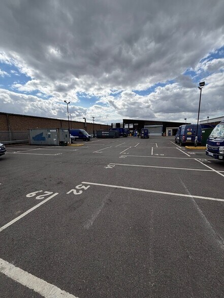 91 Commercial Sq, Leicester à louer - Photo du bâtiment - Image 3 de 4